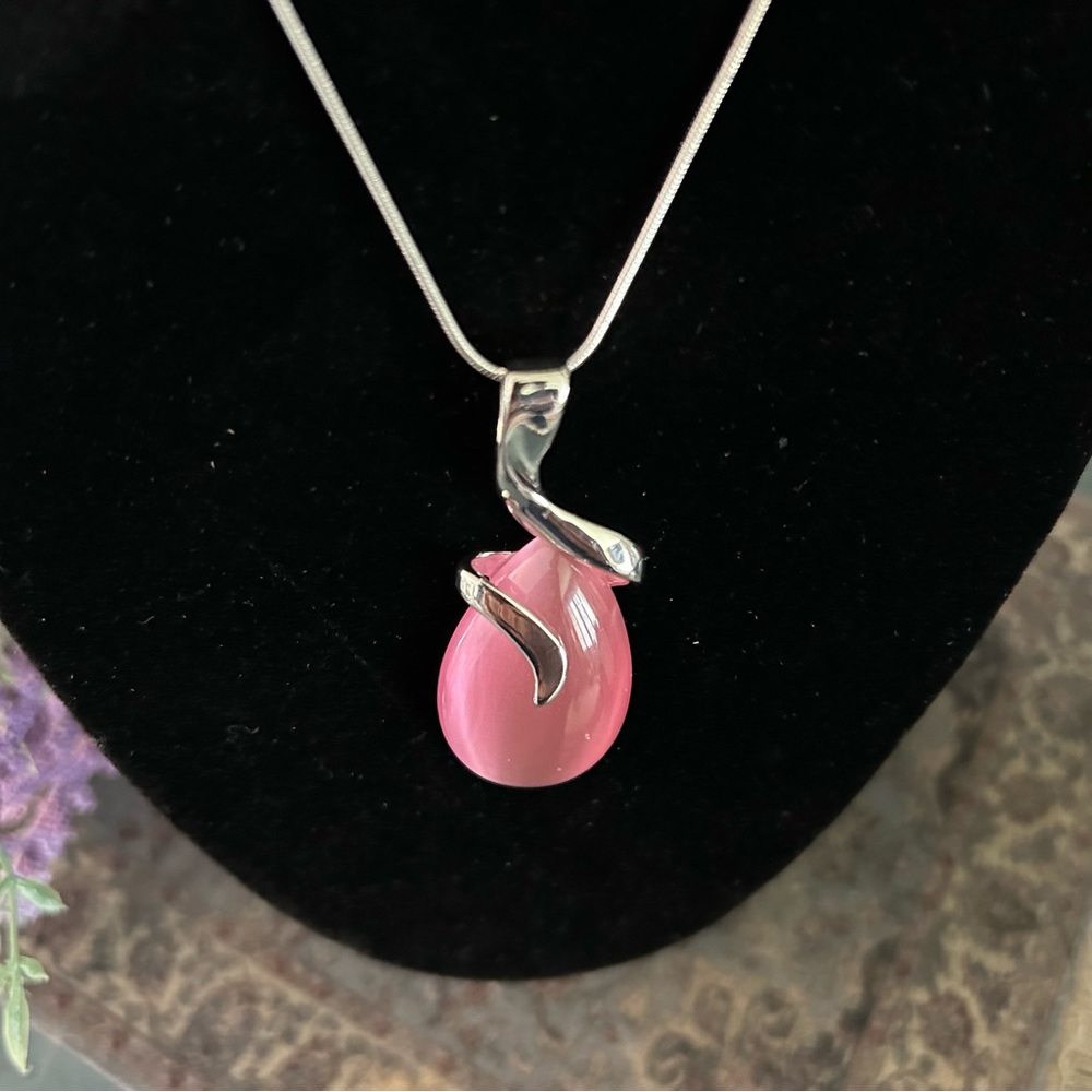 Christopher & Banks • Pink Pear Drop Pendant Necklace
